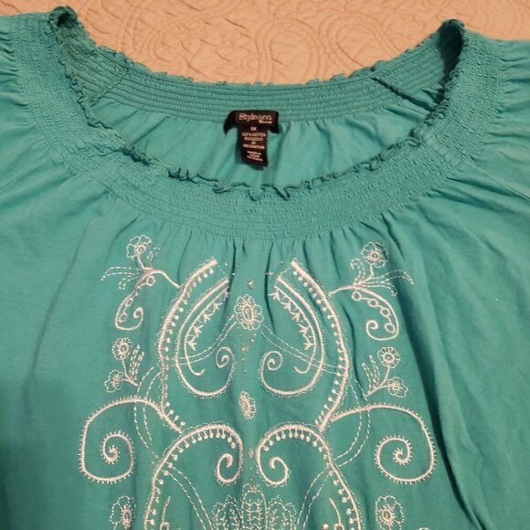 Style & Co Woman's Size Peasant Style Embroidered - Picture 4 of 8